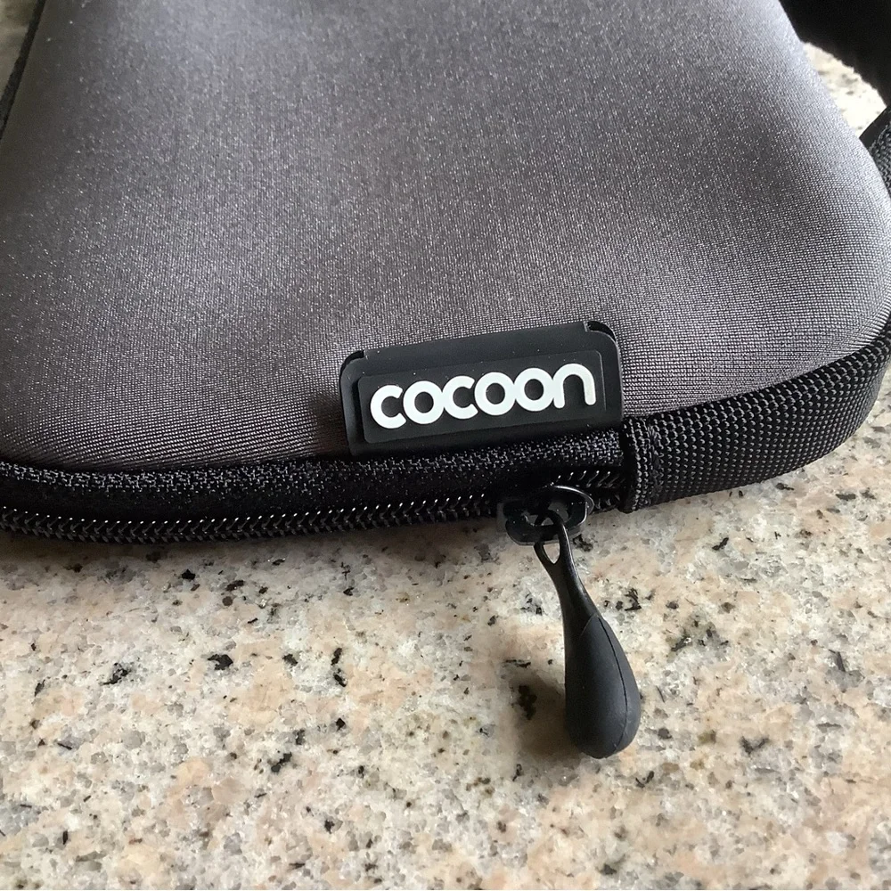 Cocoon mini iPad/accessories case